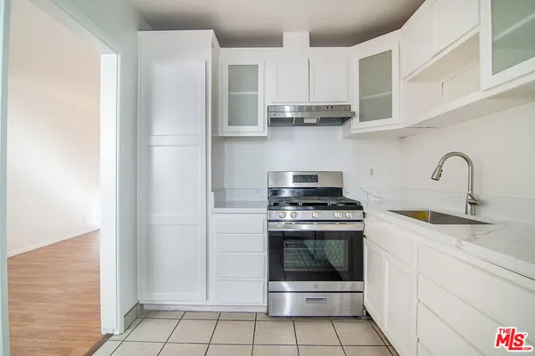 $3,200 | 1937 South Bedford Street, Unit 4, Los Angeles, CA 90034