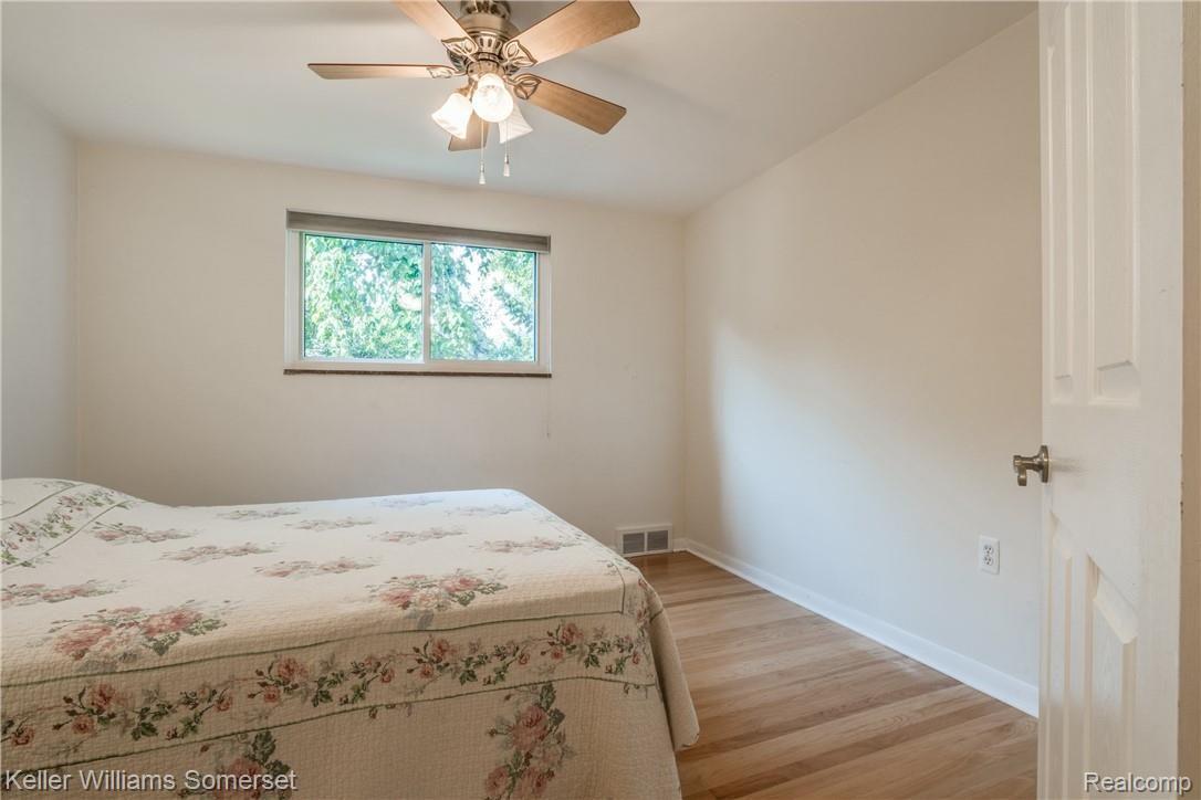 541 South Rosedale Court Grosse Pointe, MI 48236 - Photo 29 of 46 Interiors (22 of 41).jpg