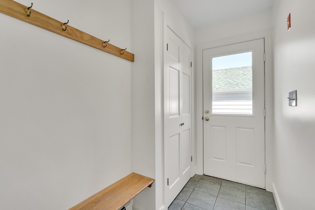 106 Grove Street Lexington, MA 02420 - Photo 5 of 42