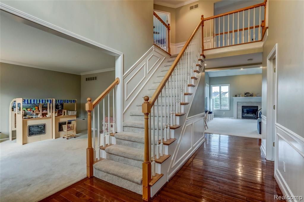 608 Appoline Court Rochester, MI 48307 - Photo 3 of 49