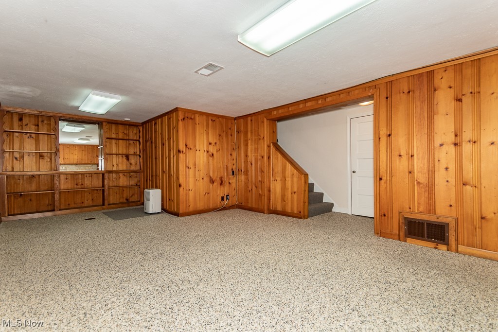 2482 Saybrook Road Cleveland, OH 44118 - Photo 37 of 46 Gallery Image 37