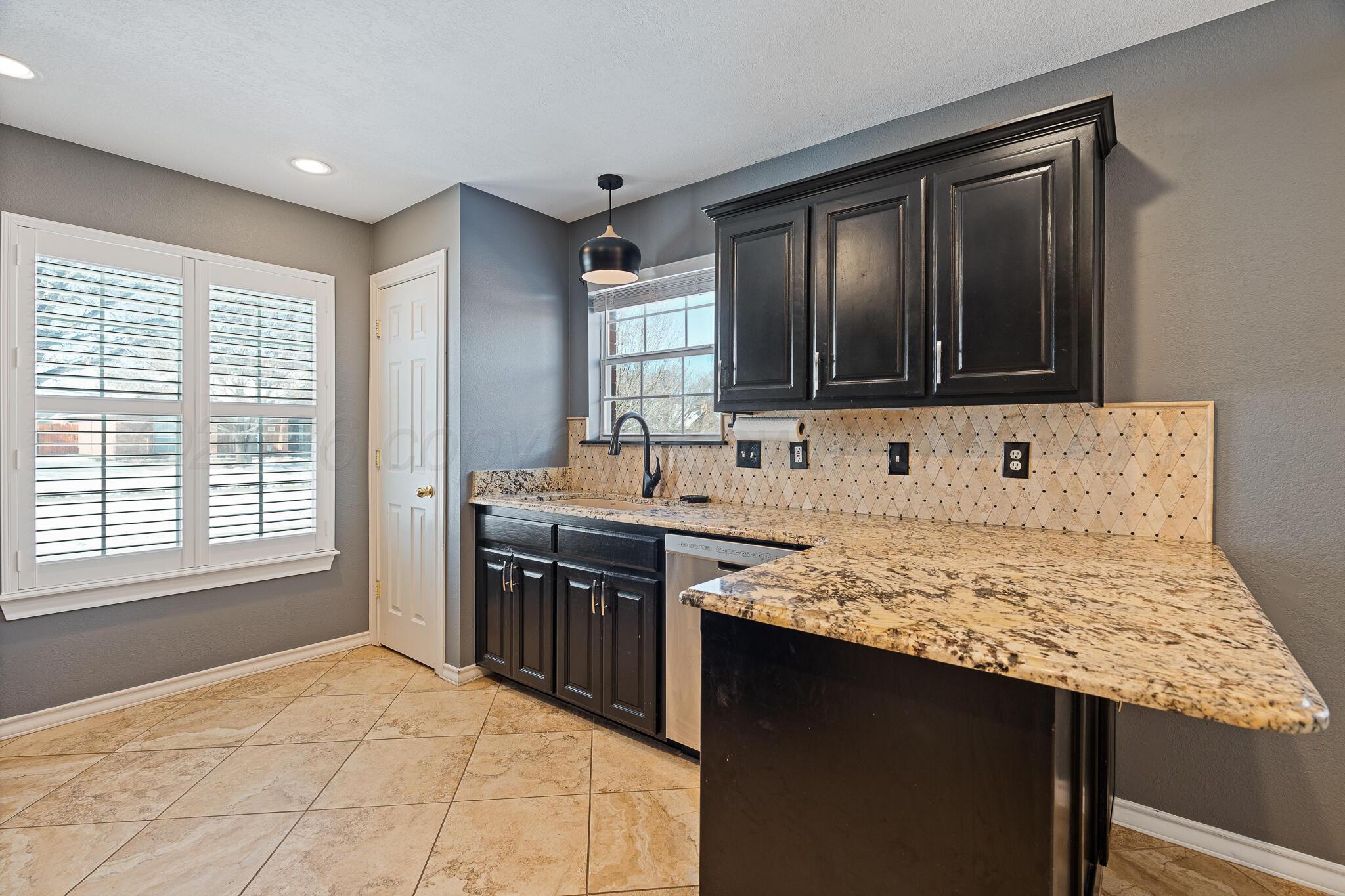 5807 Nicholas Circle Amarillo, TX 79109 - Photo 9 of 29 5807 Nicholas Circle-13