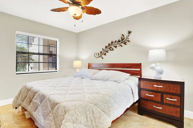 $4,000 | 300 Inlet Way, Unit 2, Palm Beach Shores, FL 33404