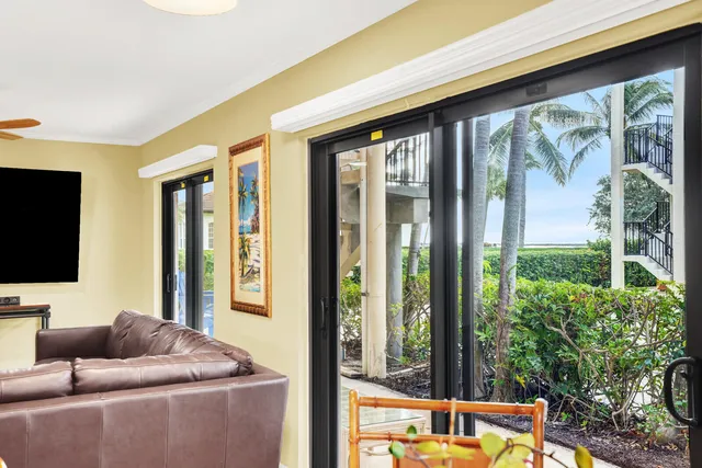 $4,000 | 300 Inlet Way, Unit 2, Palm Beach Shores, FL 33404