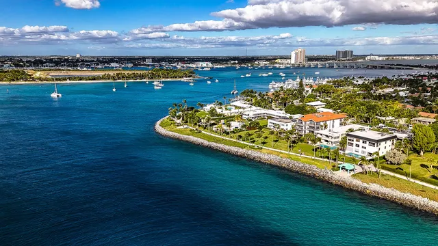 $5,000 | 300 Inlet Way, Unit 2, Palm Beach Shores, FL 33404