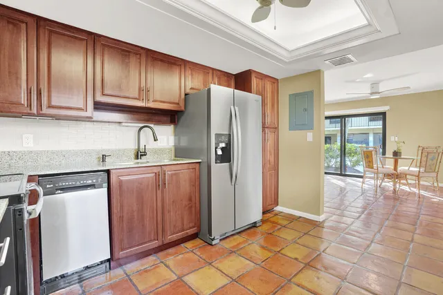 $4,000 | 300 Inlet Way, Unit 2, Palm Beach Shores, FL 33404