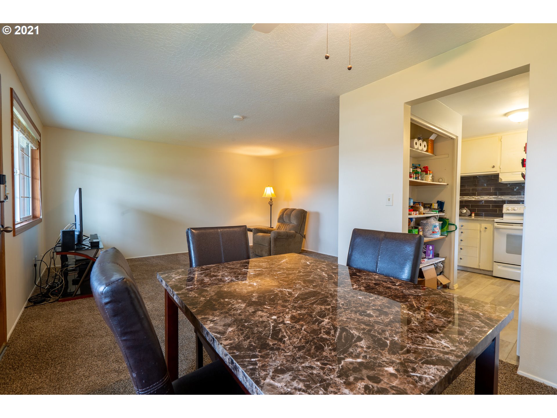 1885 Thompson Road Woodburn, OR 97071 - Photo 11 of 28 Gallery Image 11