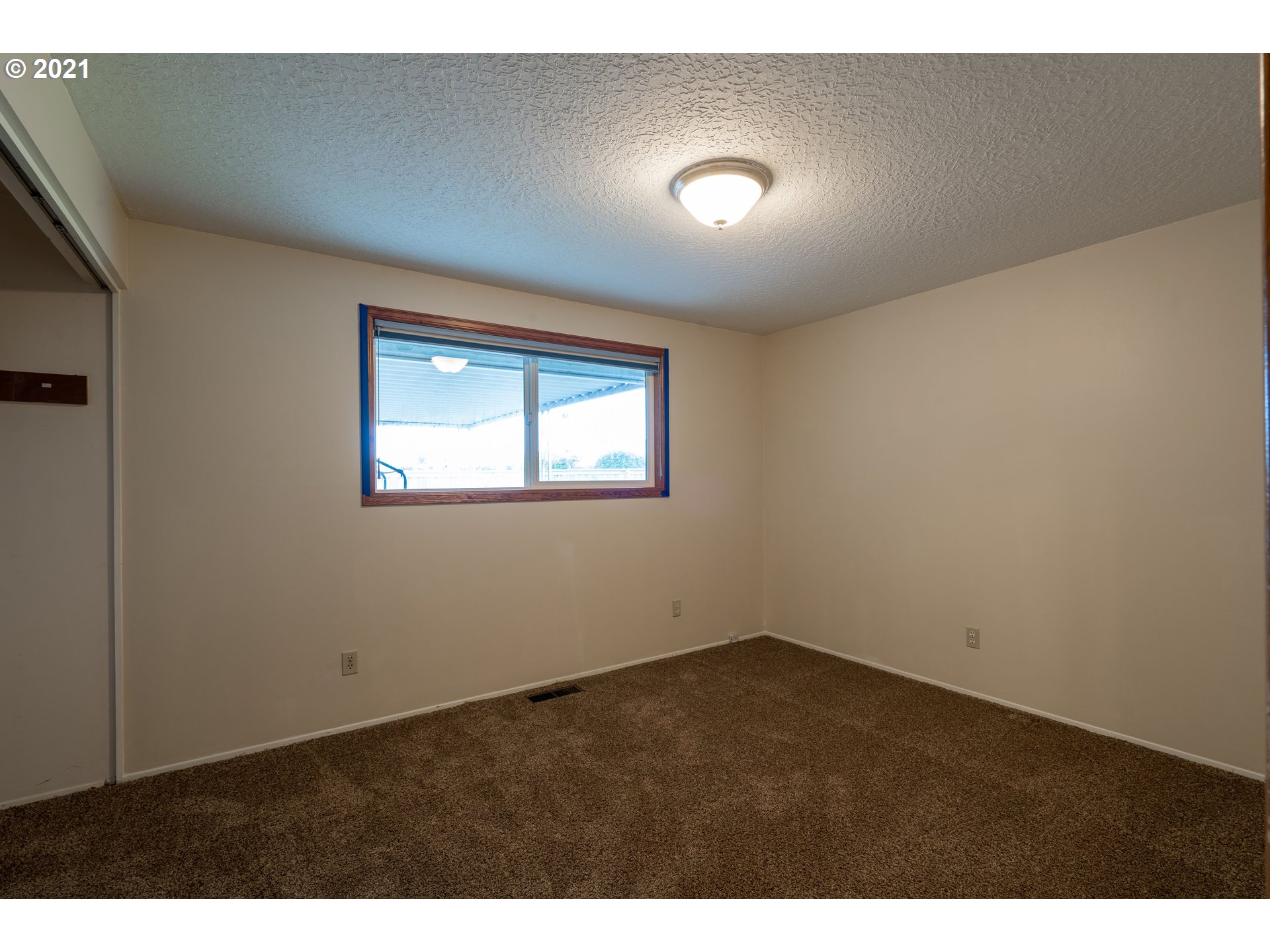 1885 Thompson Road Woodburn, OR 97071 - Photo 18 of 28 Gallery Image 18