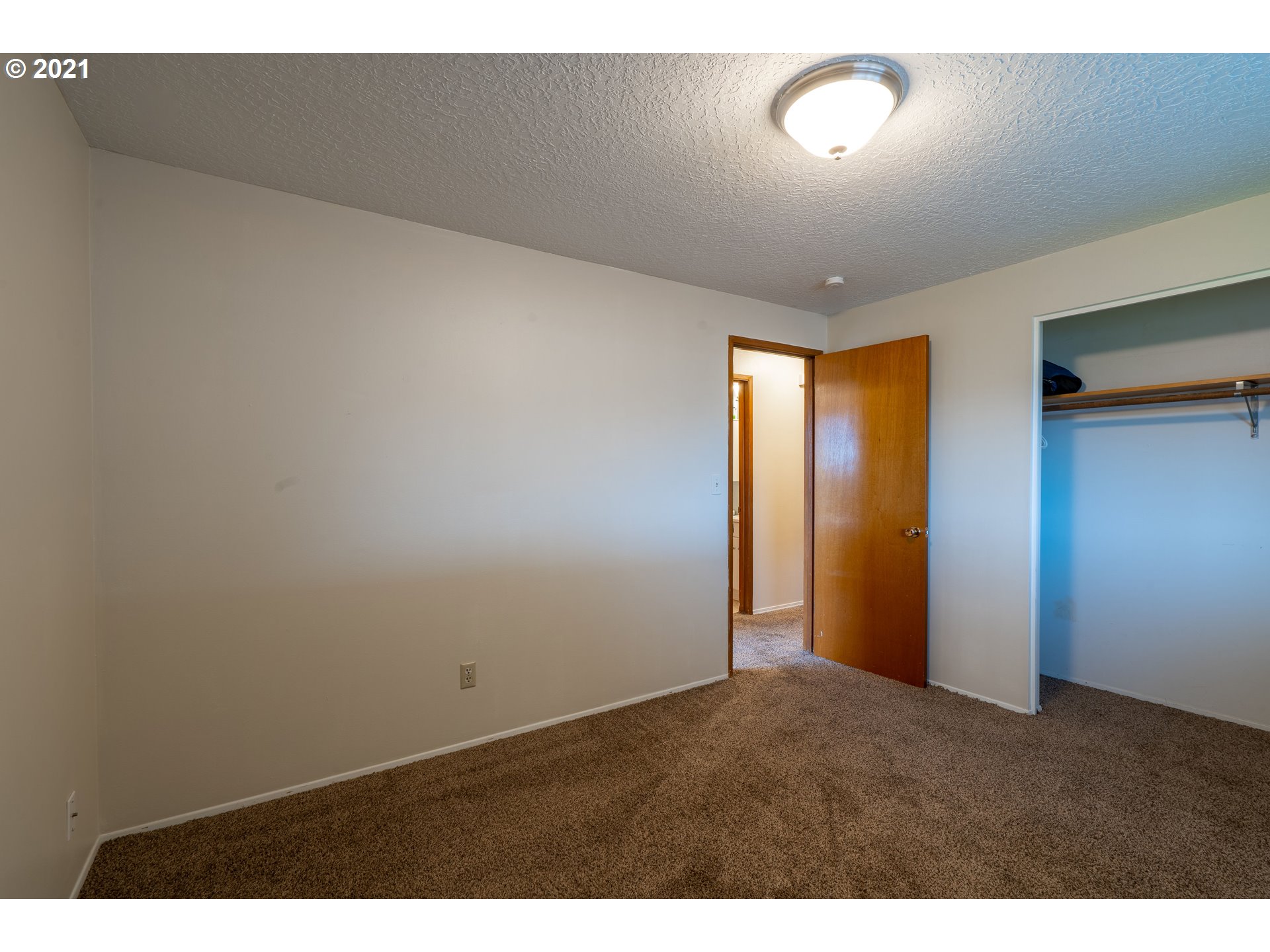 1885 Thompson Road Woodburn, OR 97071 - Photo 19 of 28 Gallery Image 19