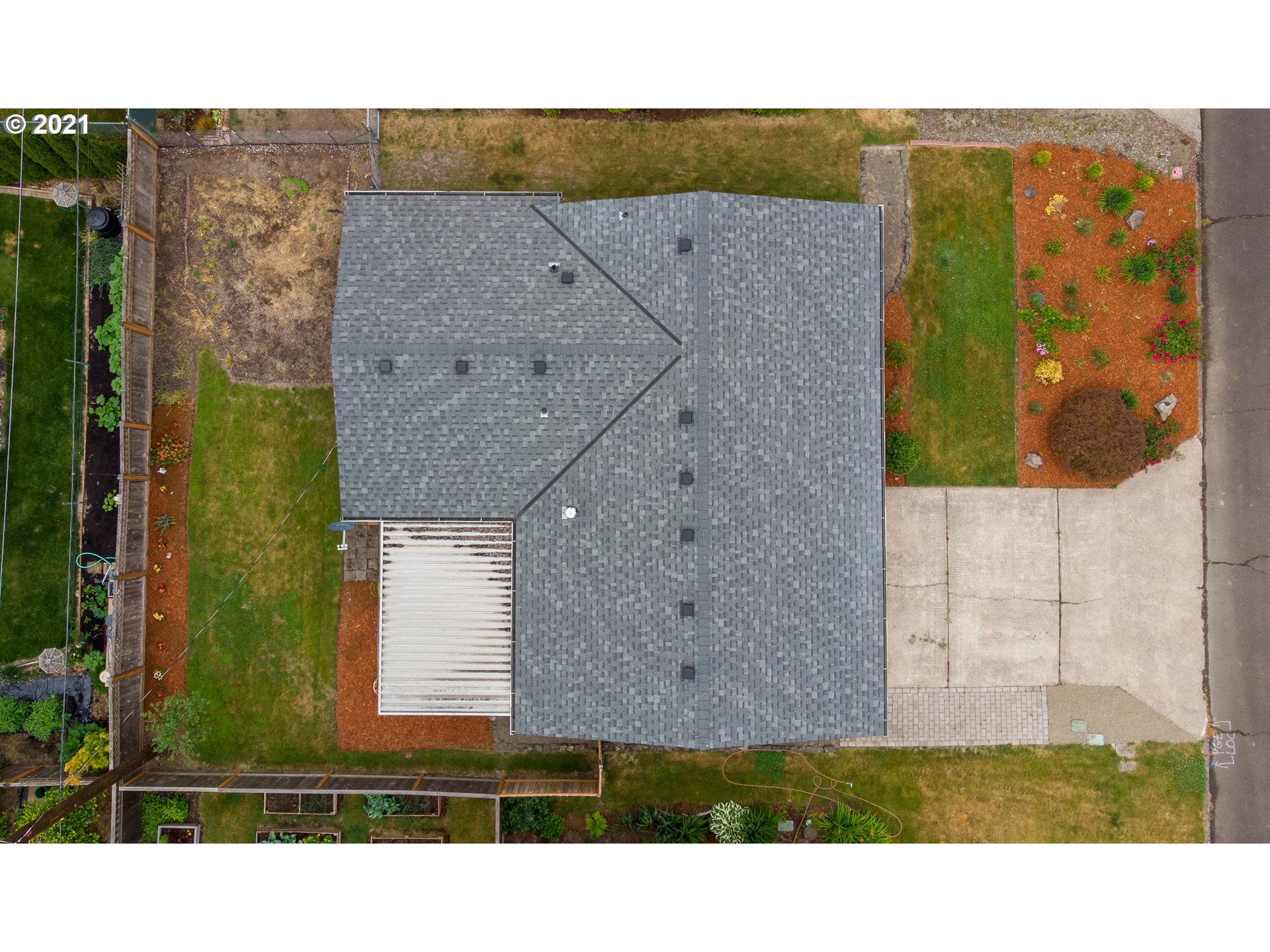 1885 Thompson Road Woodburn, OR 97071 - Photo 5 of 28 Gallery Image 5