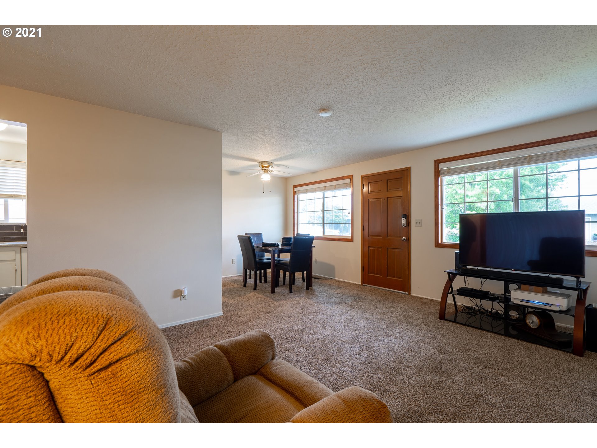 1885 Thompson Road Woodburn, OR 97071 - Photo 9 of 28 Gallery Image 9
