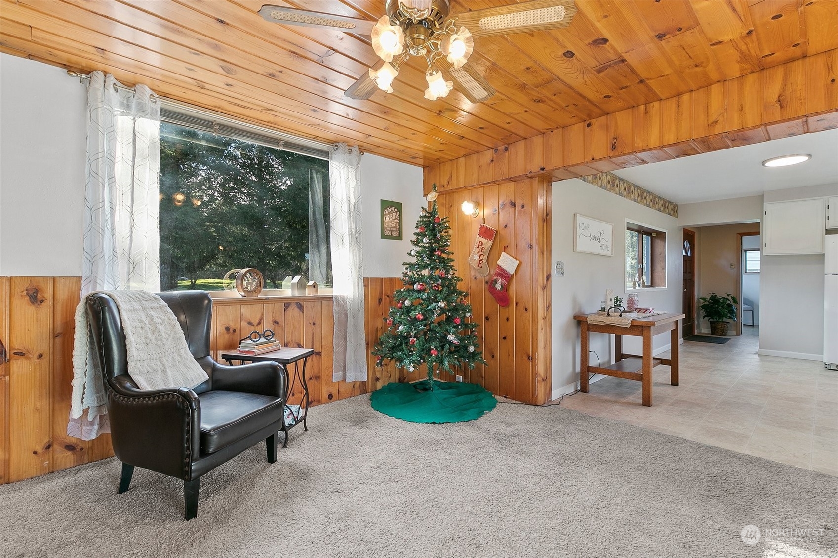 21650 Sweeney Road Southeast Maple Valley, WA 98038 - Photo 11 of 36 a outdoor space with a couch and chairs