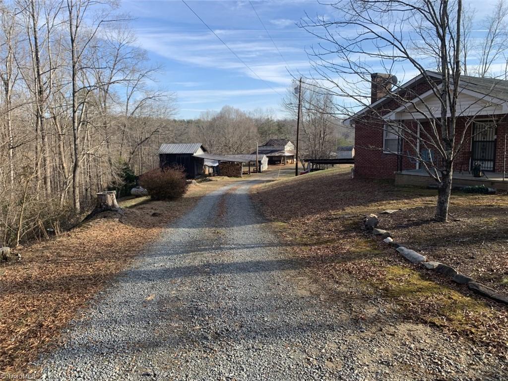 1020 Clinton Road Danbury, NC 27016 - Photo 5 of 35 Gallery Image 5