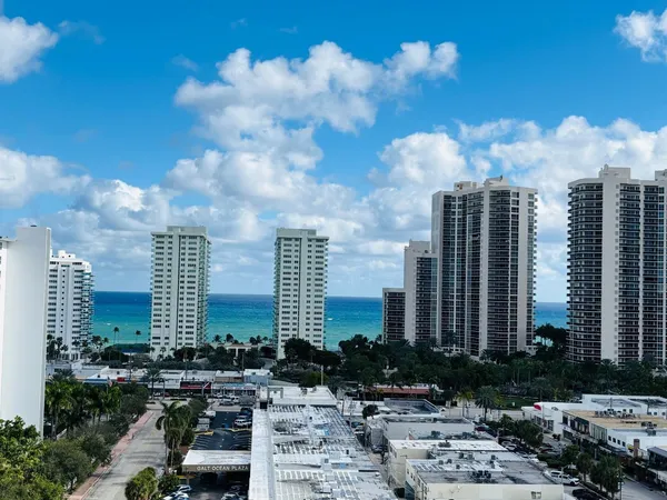 $6,500 | 3333 Northeast 32nd Avenue, Unit 1204, Fort Lauderdale, FL 33308