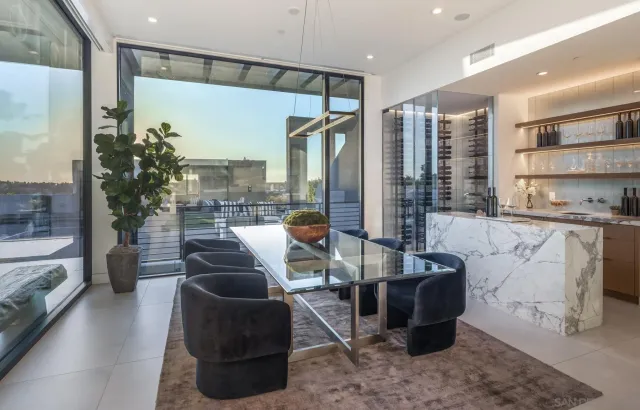 $11,588,168 | 521 South Rios Avenue, Solana Beach, CA 92075