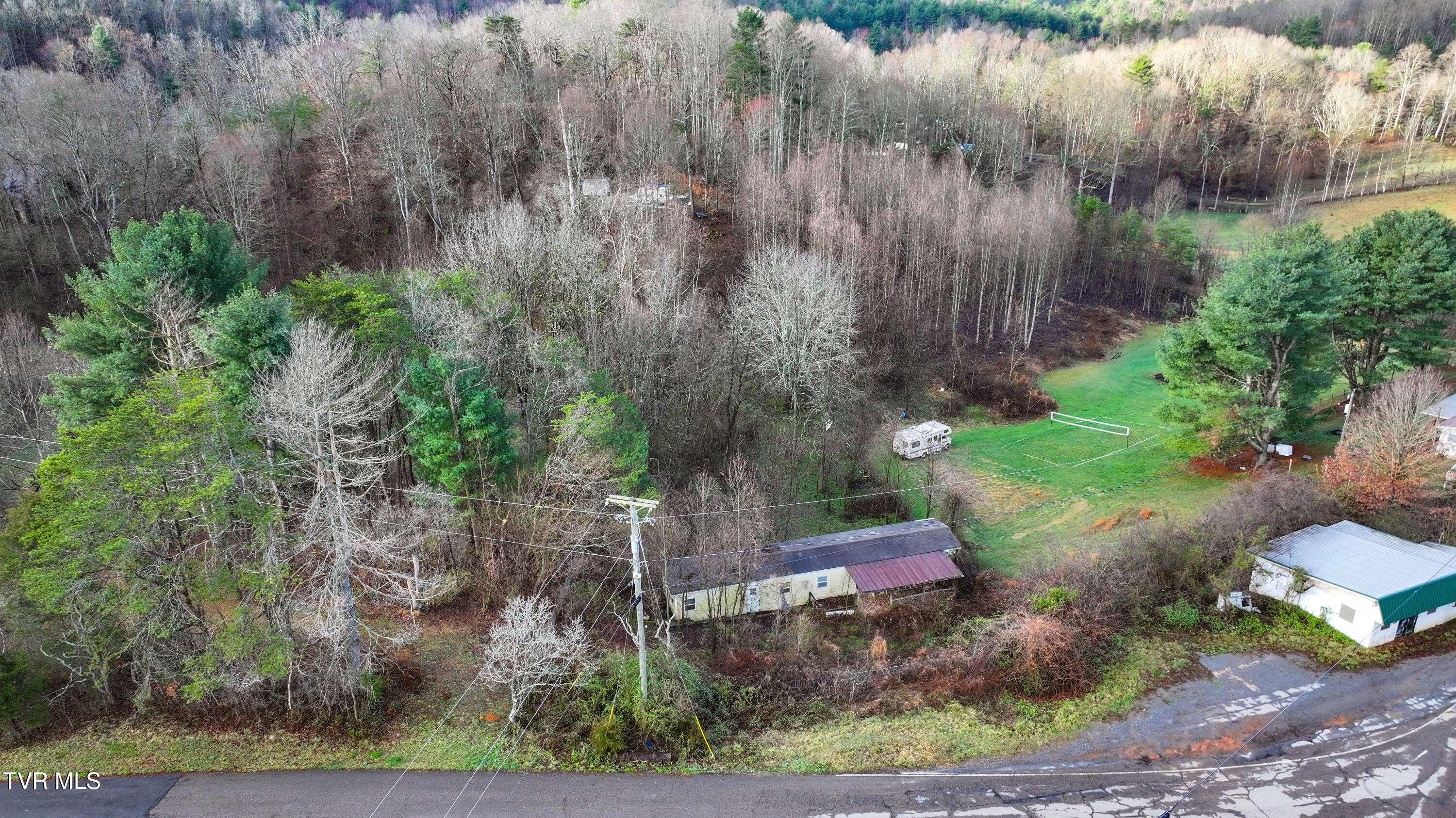 2856 Denton Valley Road Bristol, TN 37620 - Photo 4 of 10 0A23A044-C6DB-418F-9670-F21600C36B21