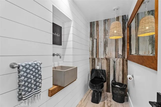 $2,960,000 | 509 8th Street, Huntington Beach, CA 92648