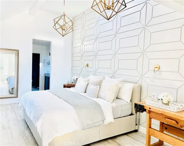 $2,960,000 | 509 8th Street, Huntington Beach, CA 92648