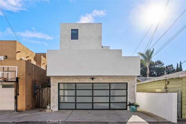 $2,960,000 | 509 8th Street, Huntington Beach, CA 92648