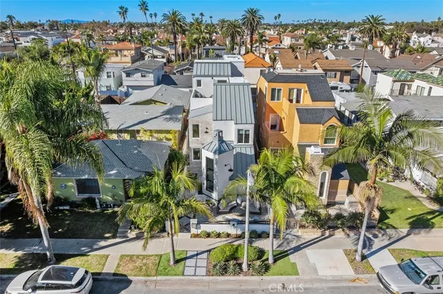 $2,960,000 | 509 8th Street, Huntington Beach, CA 92648