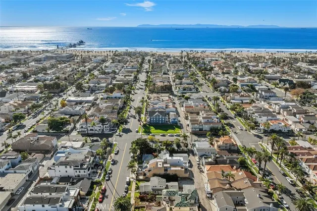 $2,960,000 | 509 8th Street, Huntington Beach, CA 92648