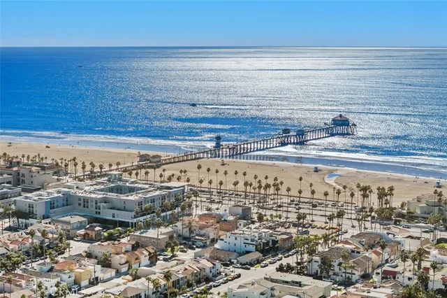 $2,960,000 | 509 8th Street, Huntington Beach, CA 92648