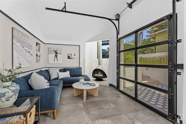 $2,960,000 | 509 8th Street, Huntington Beach, CA 92648