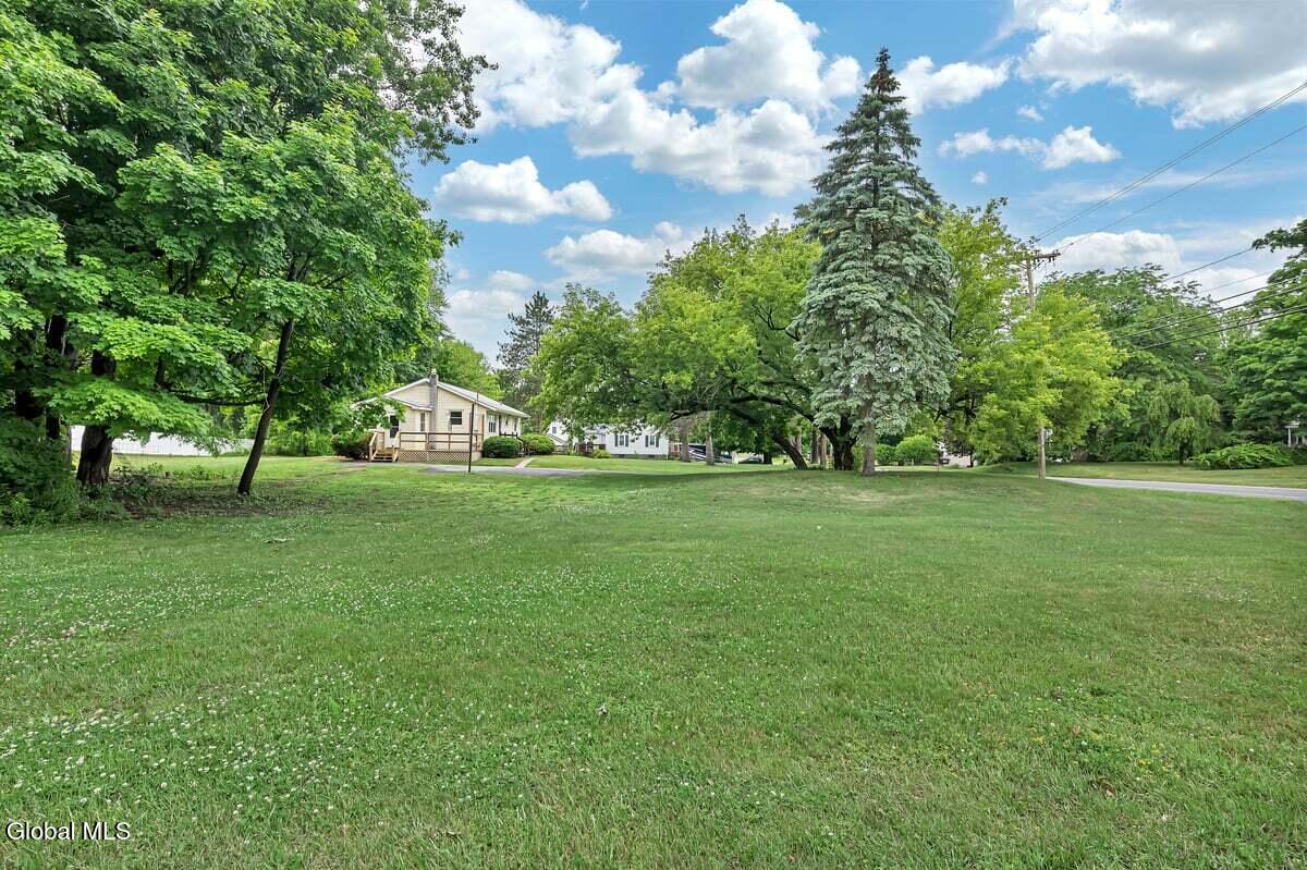 126 Guideboard Road Halfmoon, NY 12188 - Photo 33 of 36 P2011585
