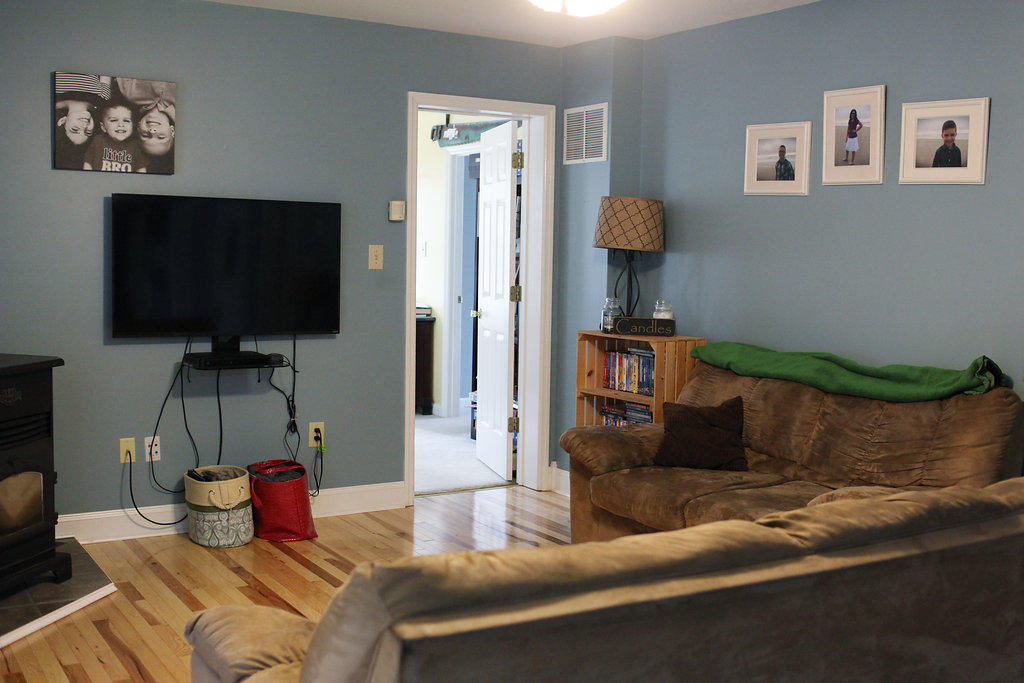 3535 Ingramville Road Ferrum, VA 24088 - Photo 14 of 43 a living room with furniture and a flat screen tv