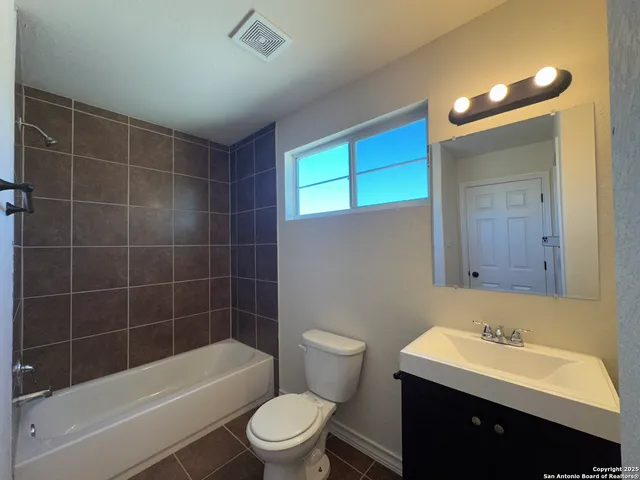 $1,400 | 16707 Jupiter Haven, Unit 1, Selma, TX 78154