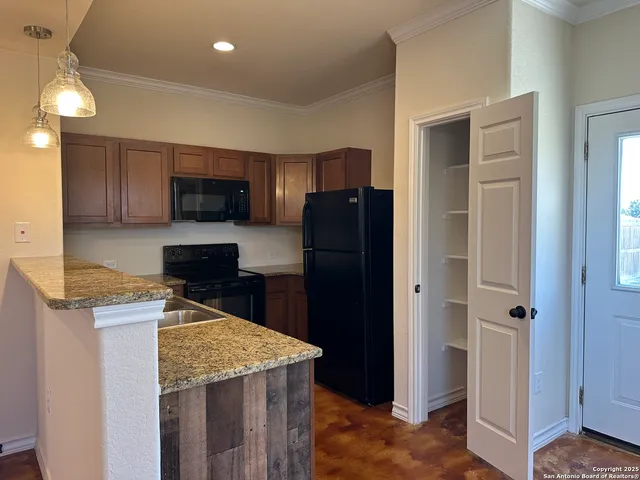 $1,400 | 16707 Jupiter Haven, Unit 1, Selma, TX 78154
