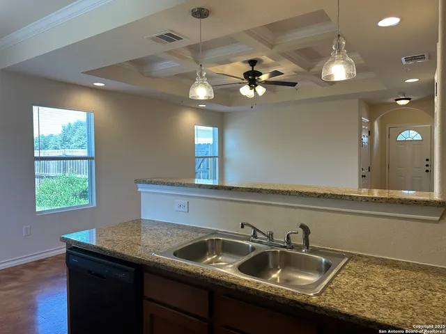 $1,400 | 16707 Jupiter Haven, Unit 1, Selma, TX 78154