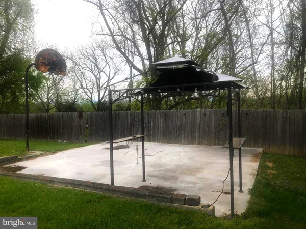 a view of outdoor space