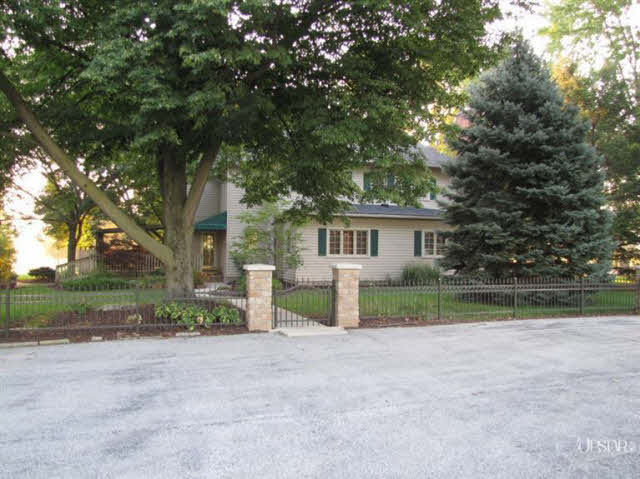 8200 Lower Huntington Road Fort Wayne, IN 46809 - Photo 1 of 30