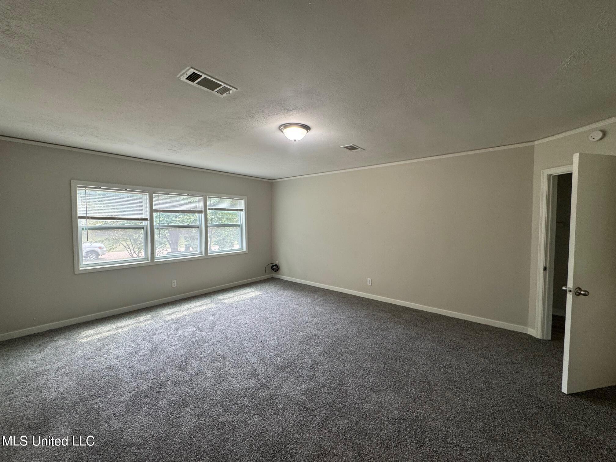 544 Wellington Road Jackson, MS 39206 - Photo 3 of 20 IMG_5697