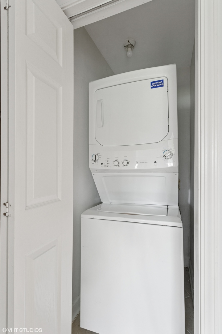 16 Mockingbird Lane, Unit 105 Willowbrook, IL 60527 - Photo 14 of 17