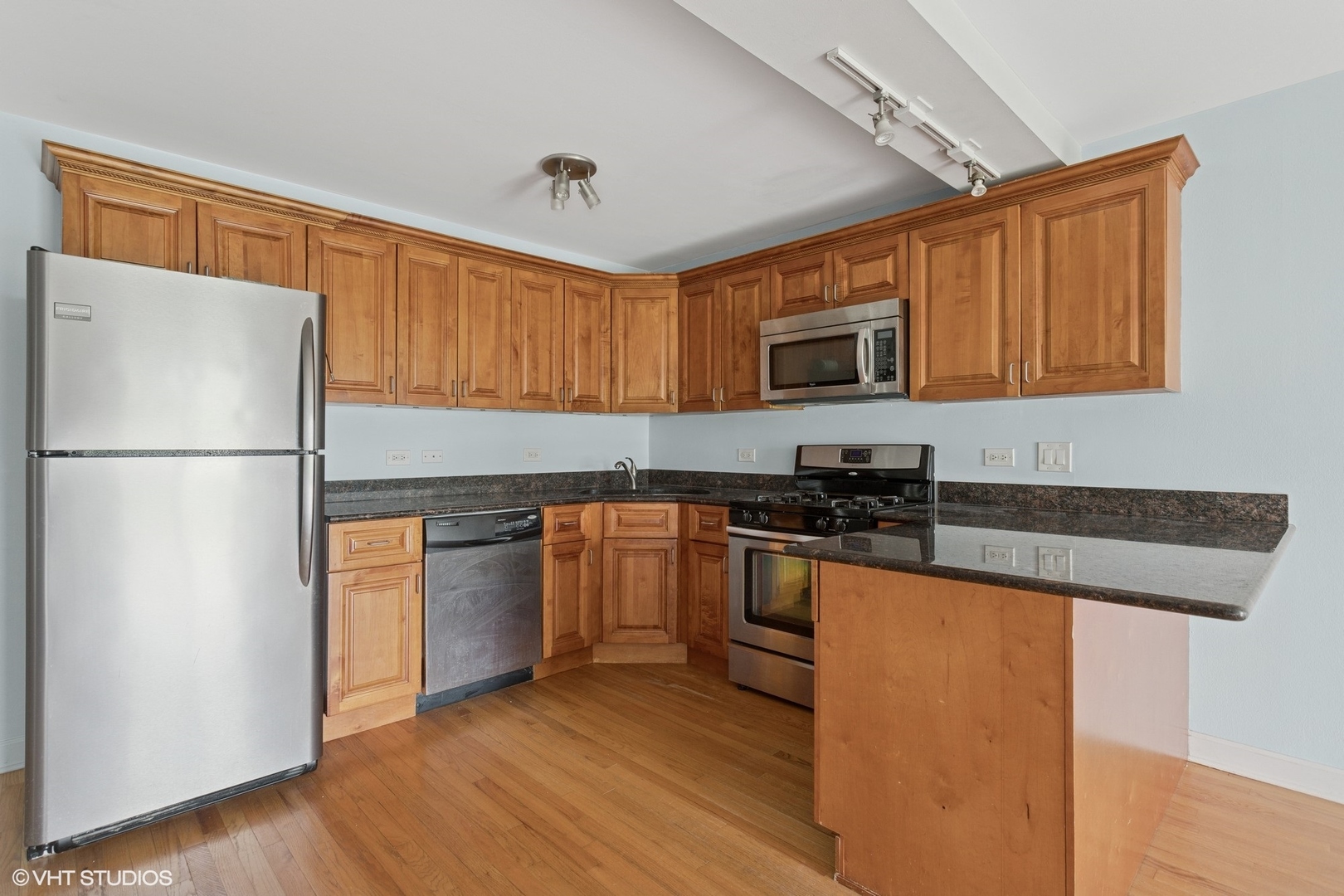 16 Mockingbird Lane, Unit 105 Willowbrook, IL 60527 - Photo 6 of 17