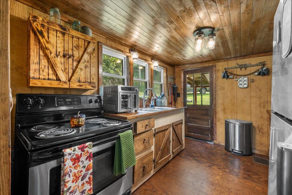 4528 Markham Road Coeburn, VA 24230 - Photo 5 of 26 Gallery Image 5