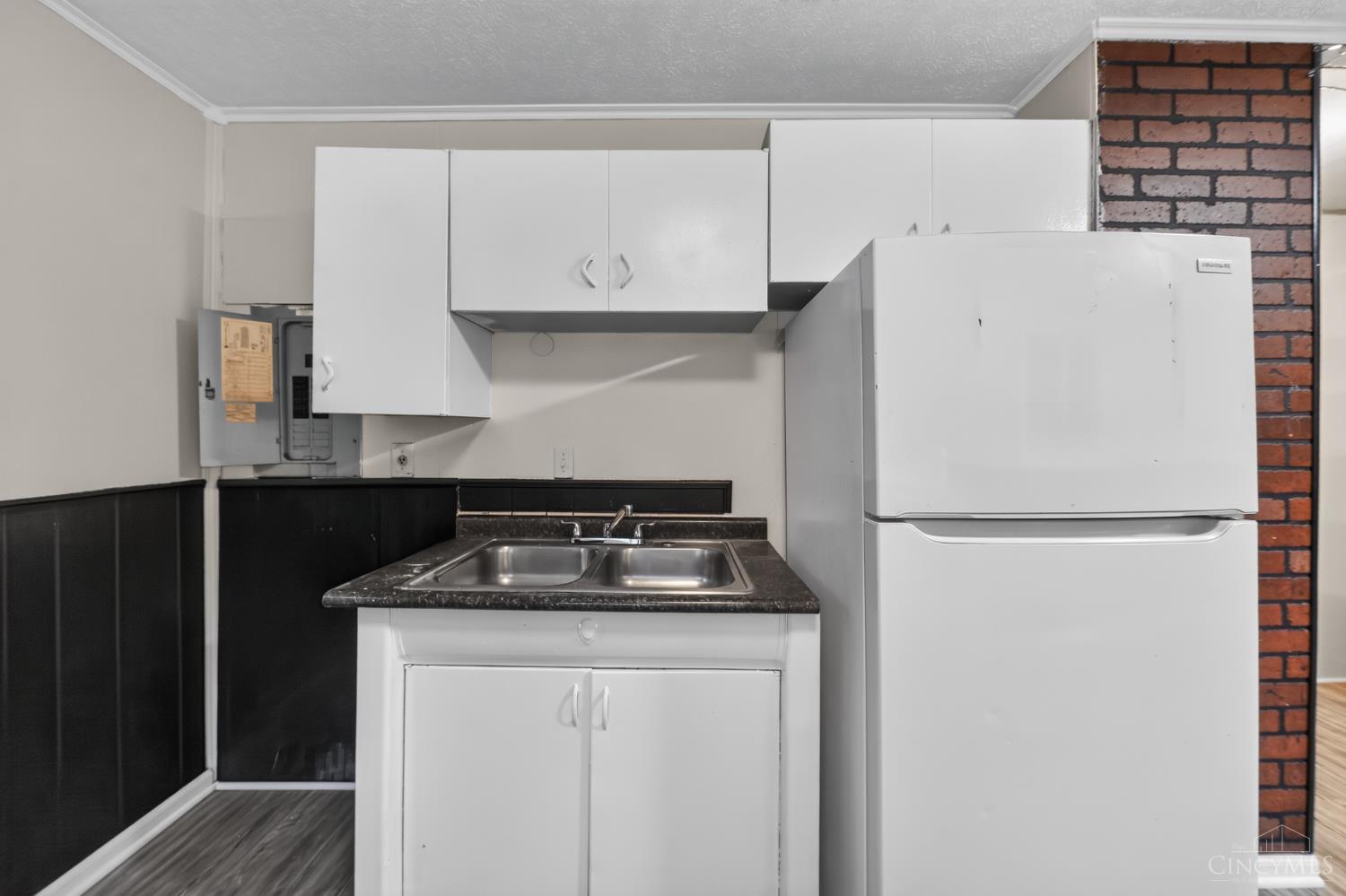 2505 Wenning Road Cincinnati, OH 45231 - Photo 12 of 31