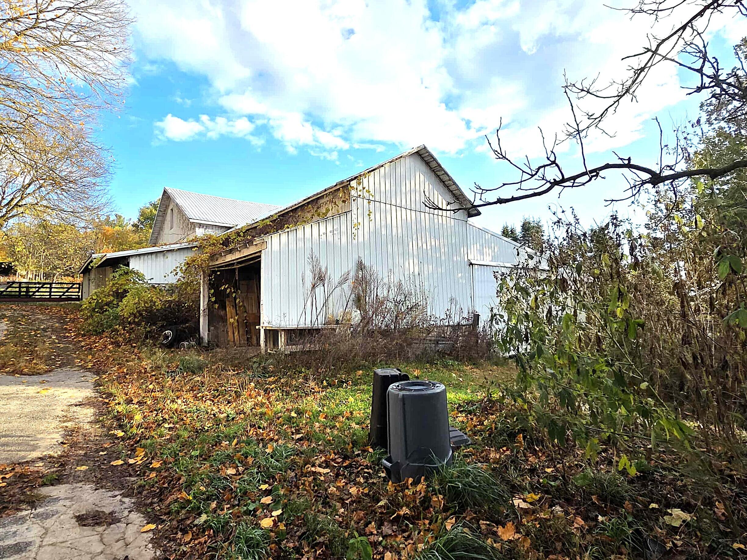 14308 Garber Road Constantine, MI 49042 - Photo 6 of 22 72ed52e4-00df-4ec4-8da8-5df13d09cb18