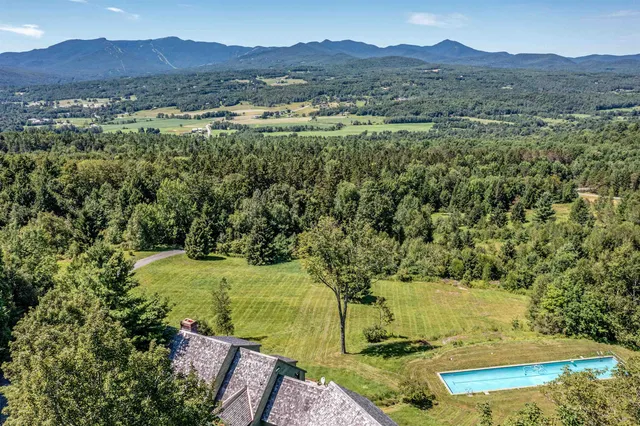 $3,200,000 | 24 Upper Judson Lane, Stowe, VT 05672