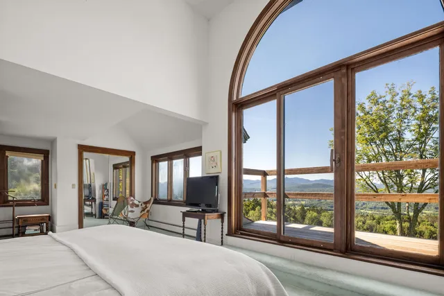 $3,200,000 | 24 Upper Judson Lane, Stowe, VT 05672