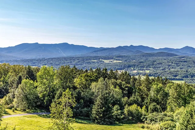 $3,200,000 | 24 Upper Judson Lane, Stowe, VT 05672