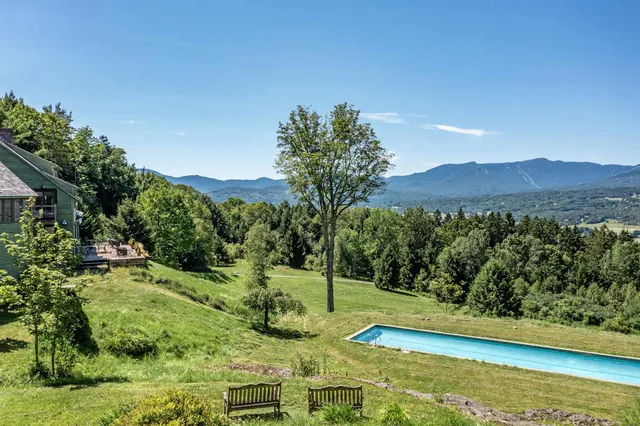 $3,200,000 | 24 Upper Judson Lane, Stowe, VT 05672