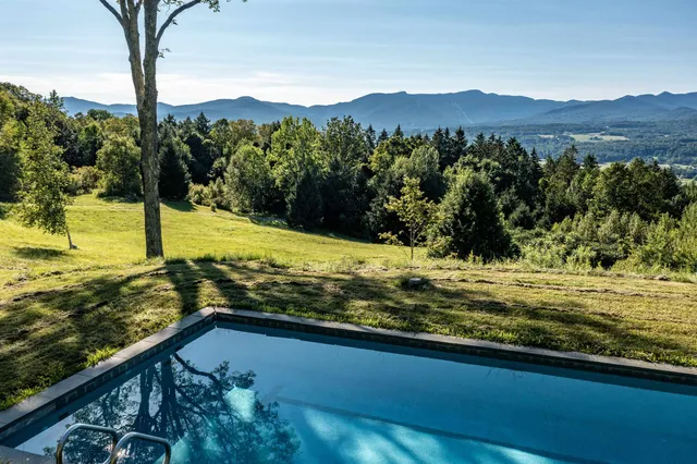 $3,200,000 | 24 Upper Judson Lane, Stowe, VT 05672