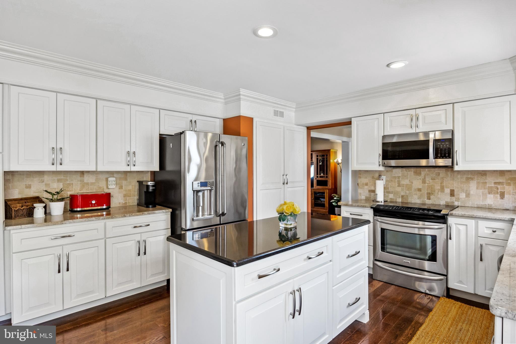 203 Brompton Drive Cherry Hill, NJ 08003 - Photo 14 of 73