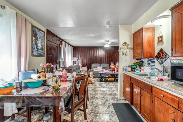$280,000 | 125 12th Street, Orange Cove, CA 93646