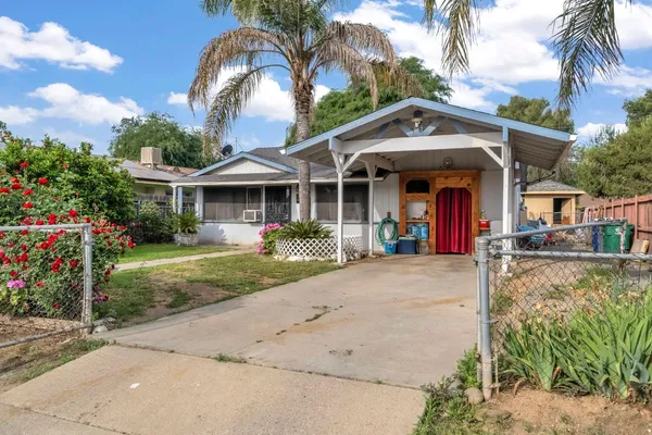 $280,000 | 125 12th Street, Orange Cove, CA 93646