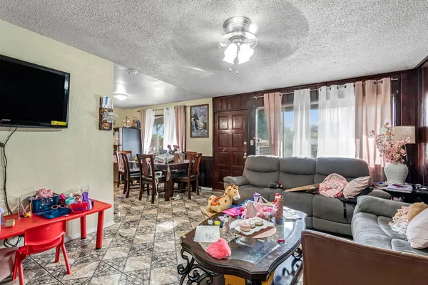 $280,000 | 125 12th Street, Orange Cove, CA 93646