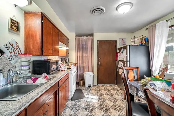 $280,000 | 125 12th Street, Orange Cove, CA 93646
